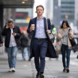 Behavioral scientists say people who walk faster than average tend to be more successful and mentally sharper than slow walkers